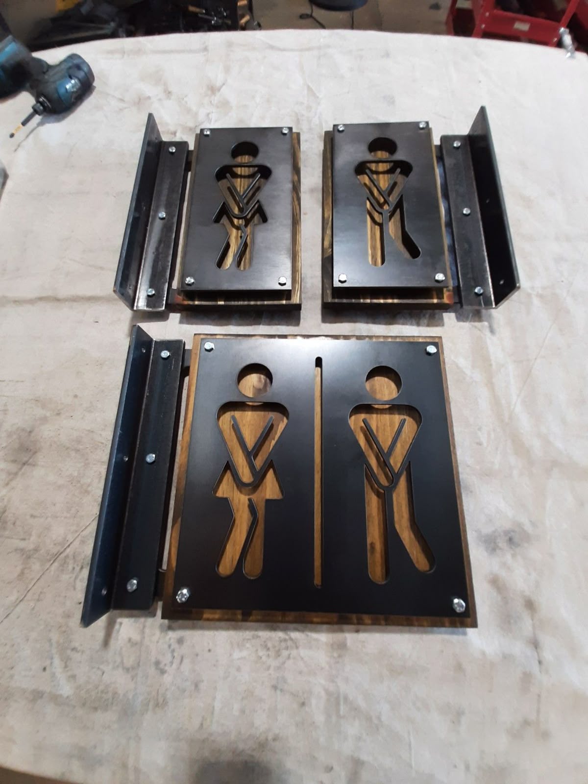 Вивіски та цифри